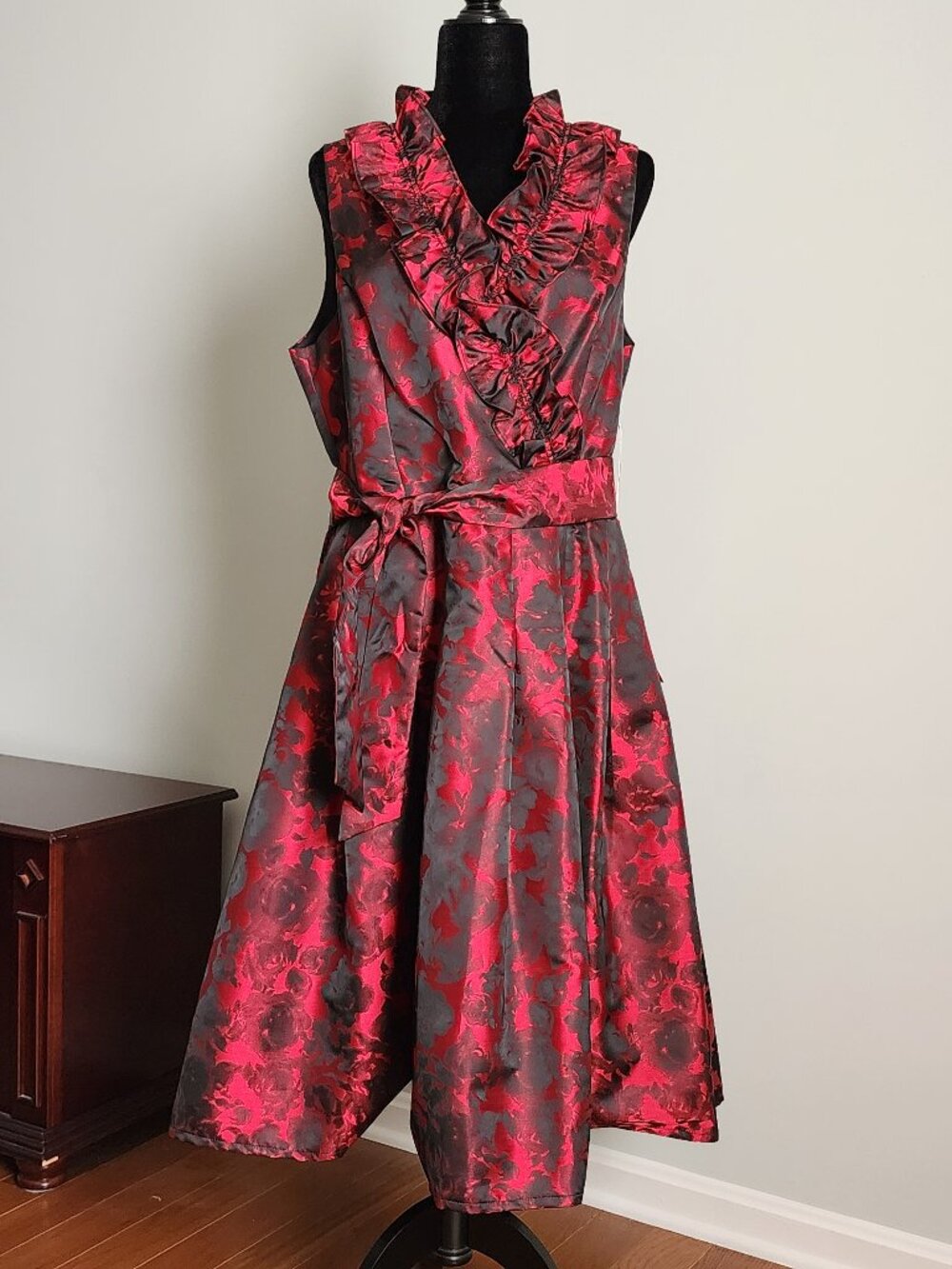 J Howard Red and Black Ruffle Floral Dress . Size 18. New with Tags.
